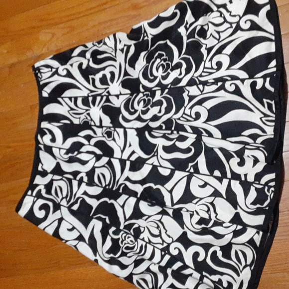 Ann Taylor Dresses & Skirts - Ann Taylor Silk Skirt⚘Gorgeous